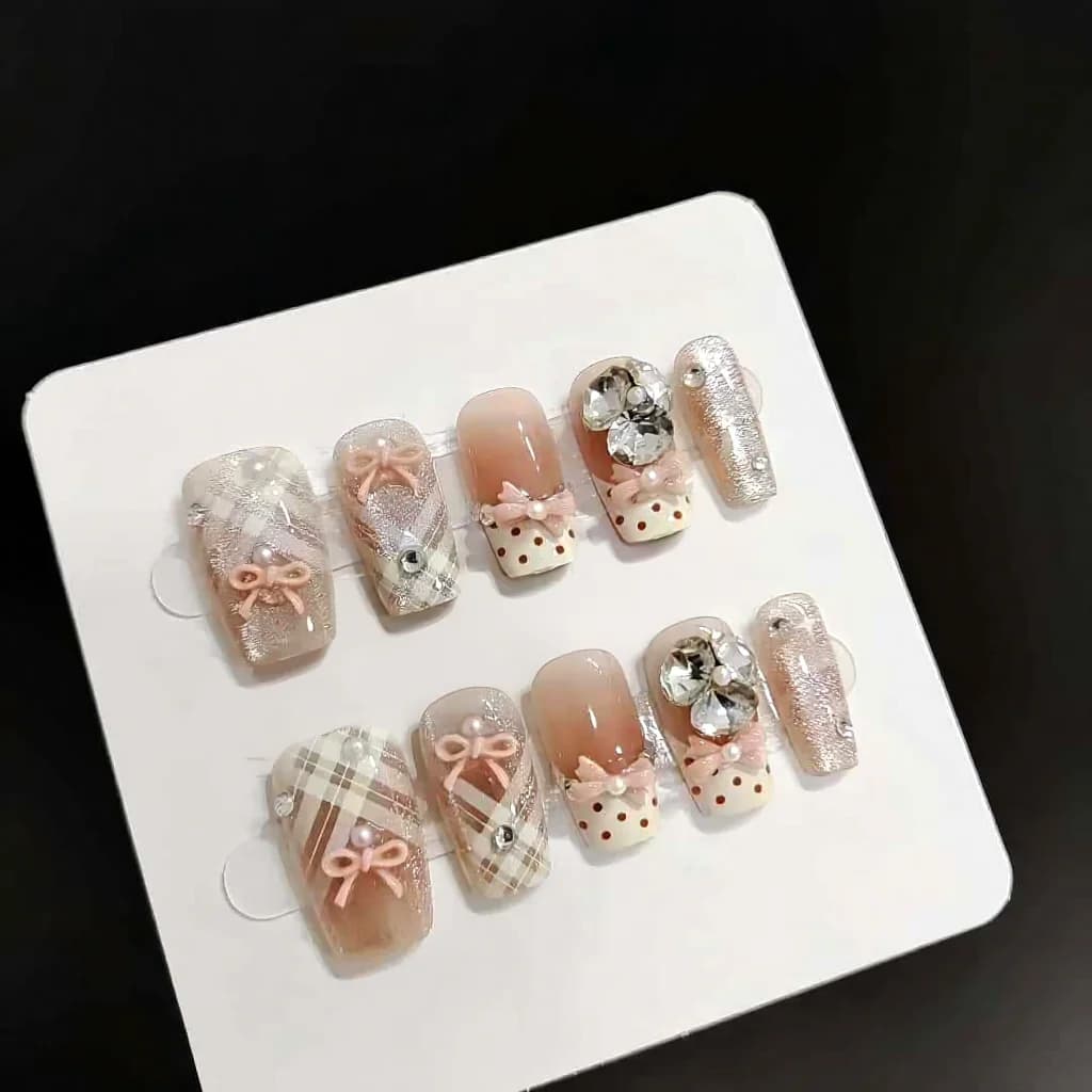 Kremowe Lily French Tip Cat Eye Krótkie Trumienka 30 szt.