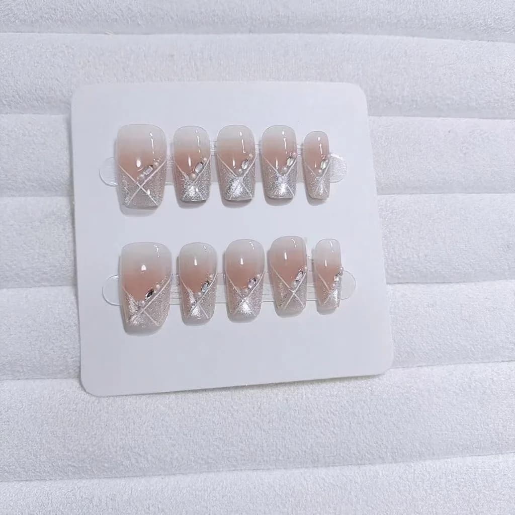 Przyciskane paznokcie Cat Eye, krótkie trumienkowe, różowy blush, słodki styl, 10 sztuk