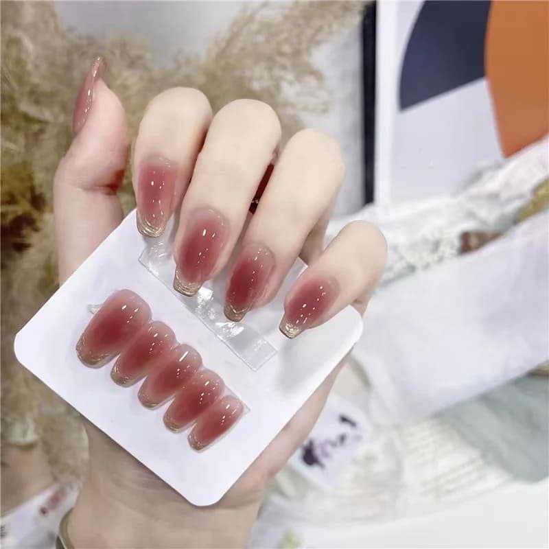 Długie paznokcie tipsy w kształcie trumienki Sunset Blush z chromowanym wykończeniem Moonlight