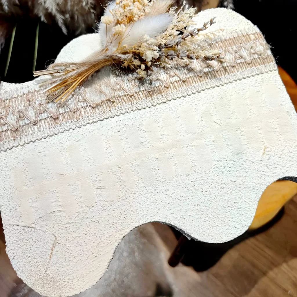 Przyciskane paznokcie Cat Eye, krótkie owalne, brązowy gwiaździsty wzór
